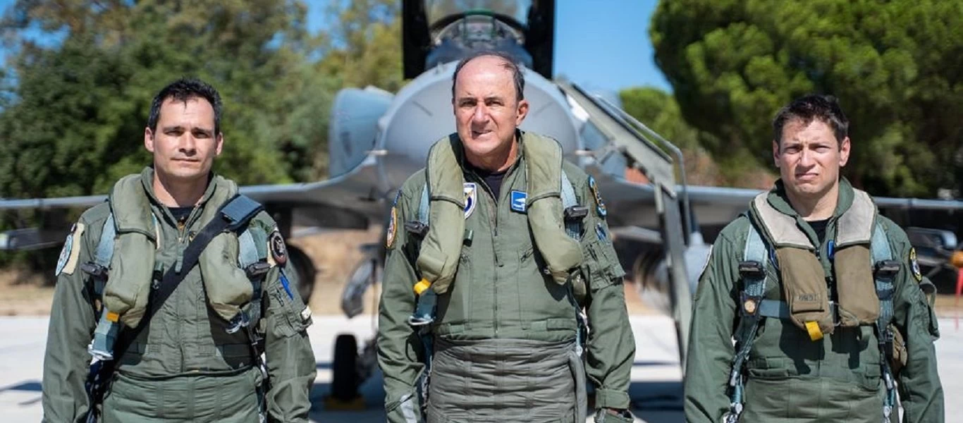 Άραξος: Στην 116ΠΜ ο αρχηγός ΓΕΑ Γ.Μπλιούμης - Συμμετείχε σε πτήση σχηματισμού δύο αεροσκαφών (φώτο)